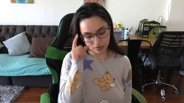 Latinaakita4