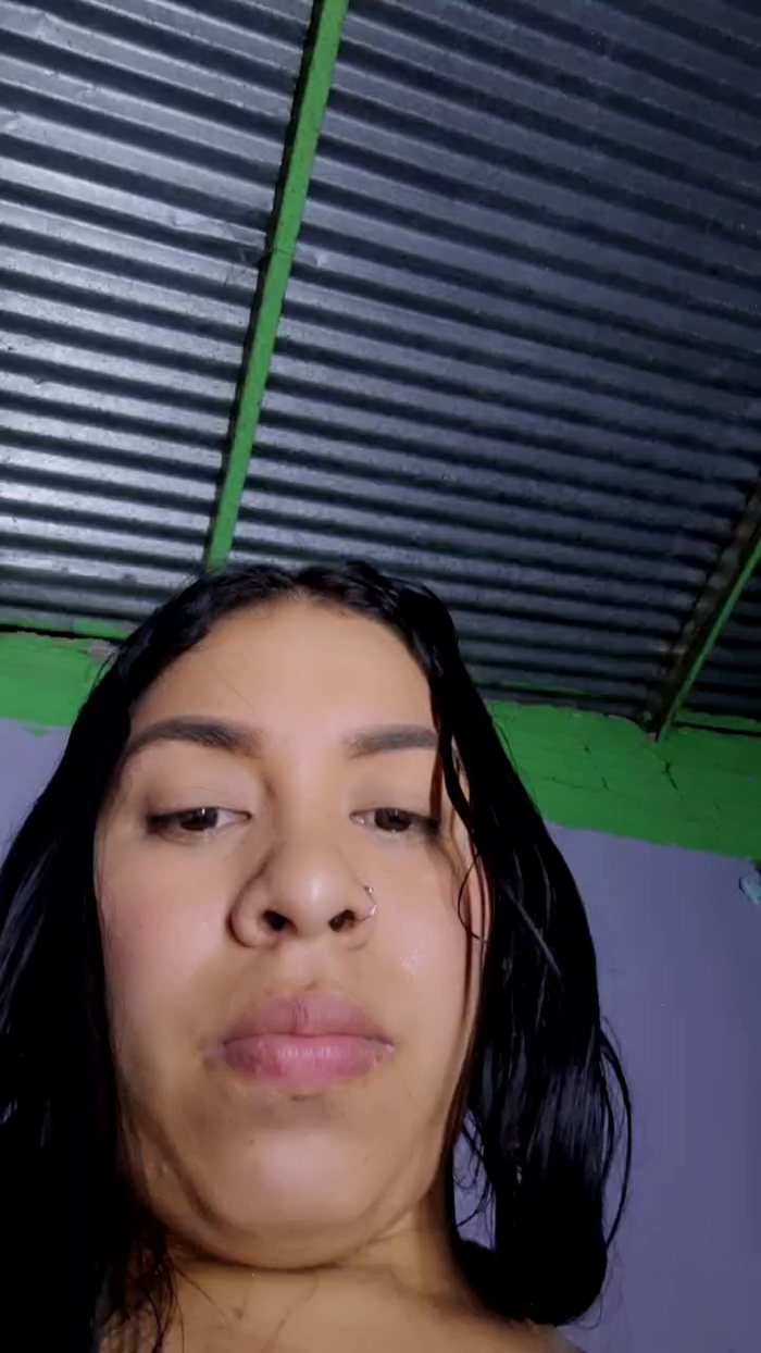 girl_pee
