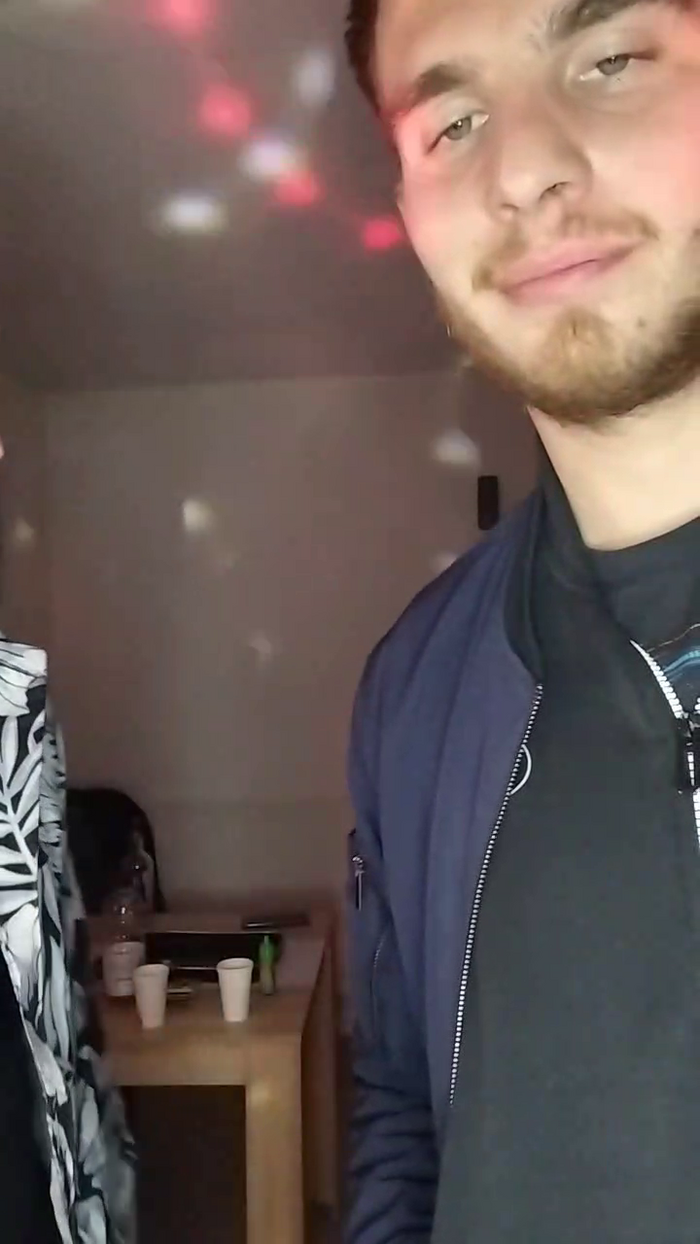 Le____s