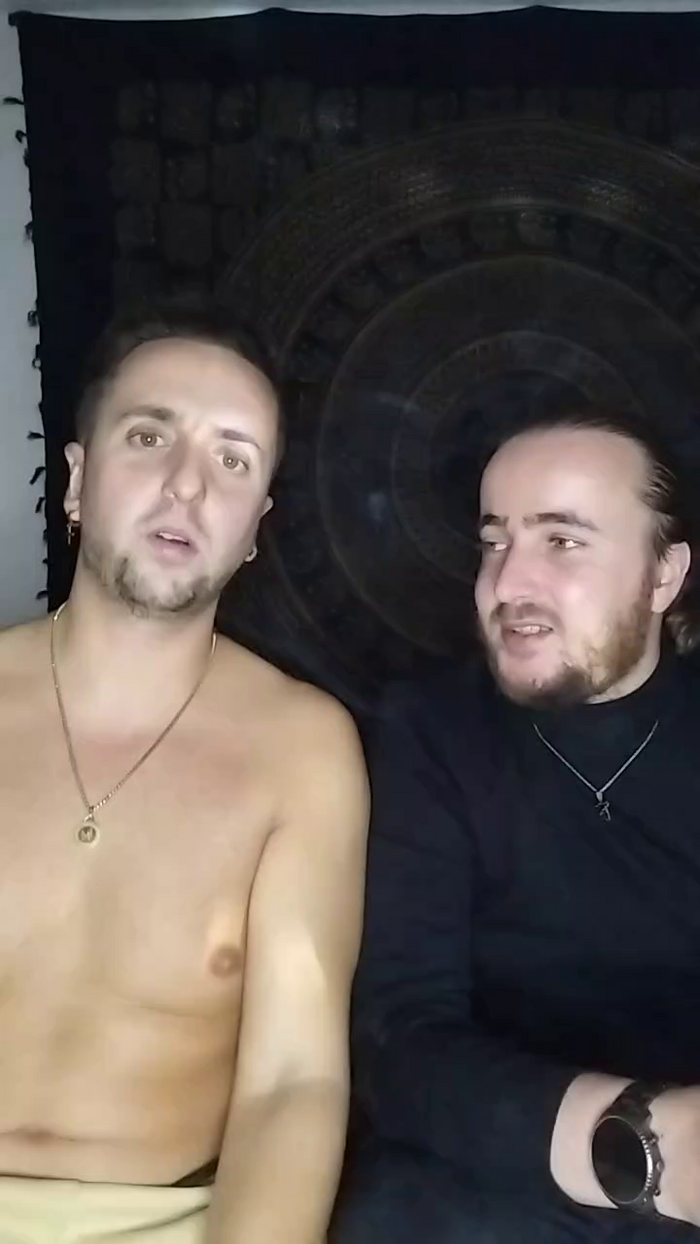 Le____s
