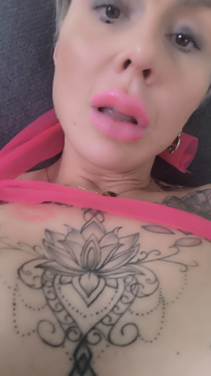 Nanina_hot
