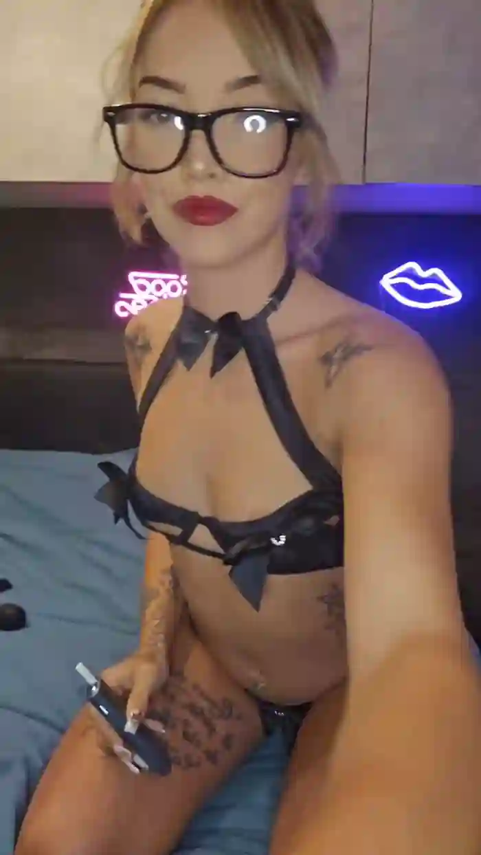 2024/10/15/cam4-daddyslut1-13-30-44