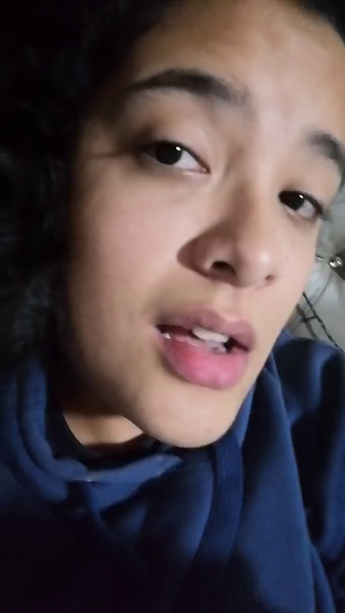 Ximena_Curly_