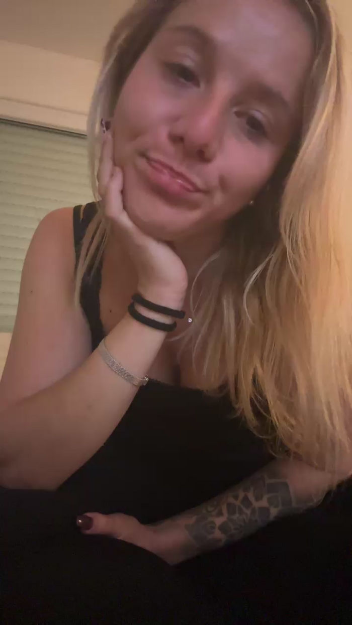 Laurenehotgirl