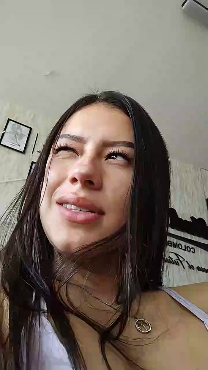 Abril_Hills