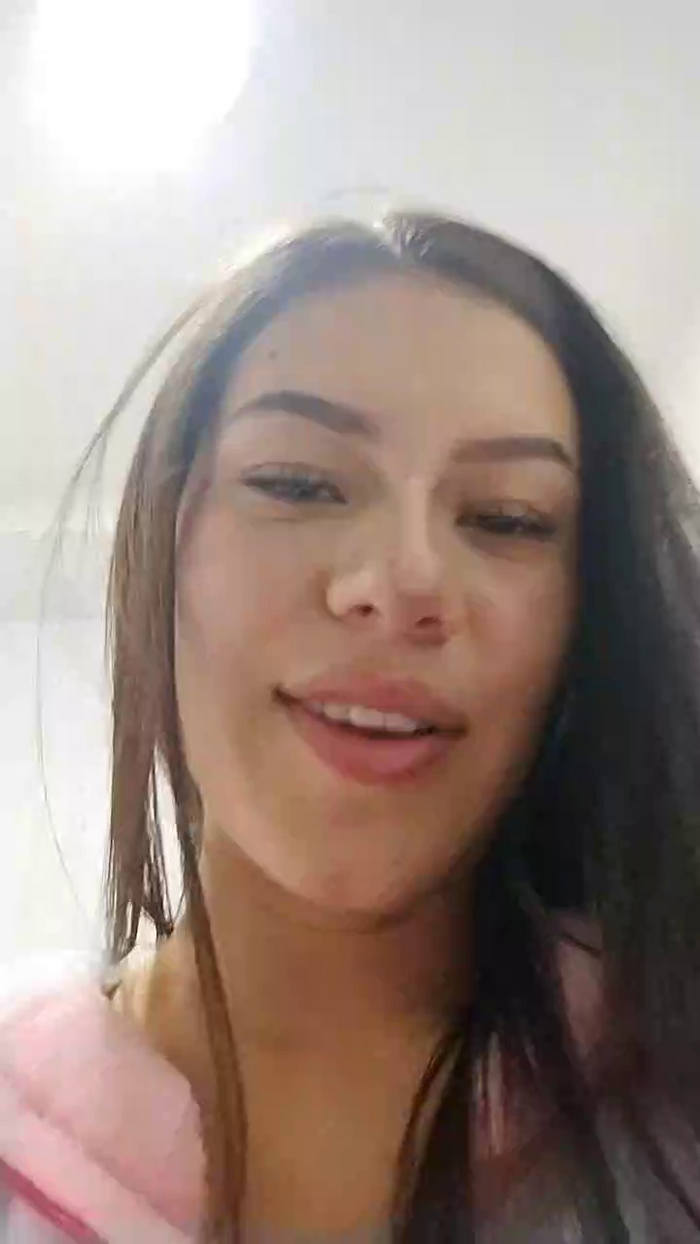 Abril_Hills