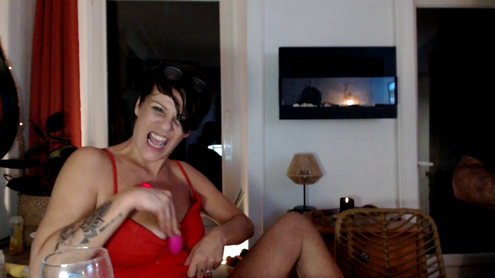 Frau_Nina