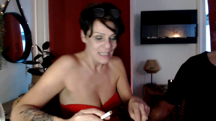 Frau_Nina