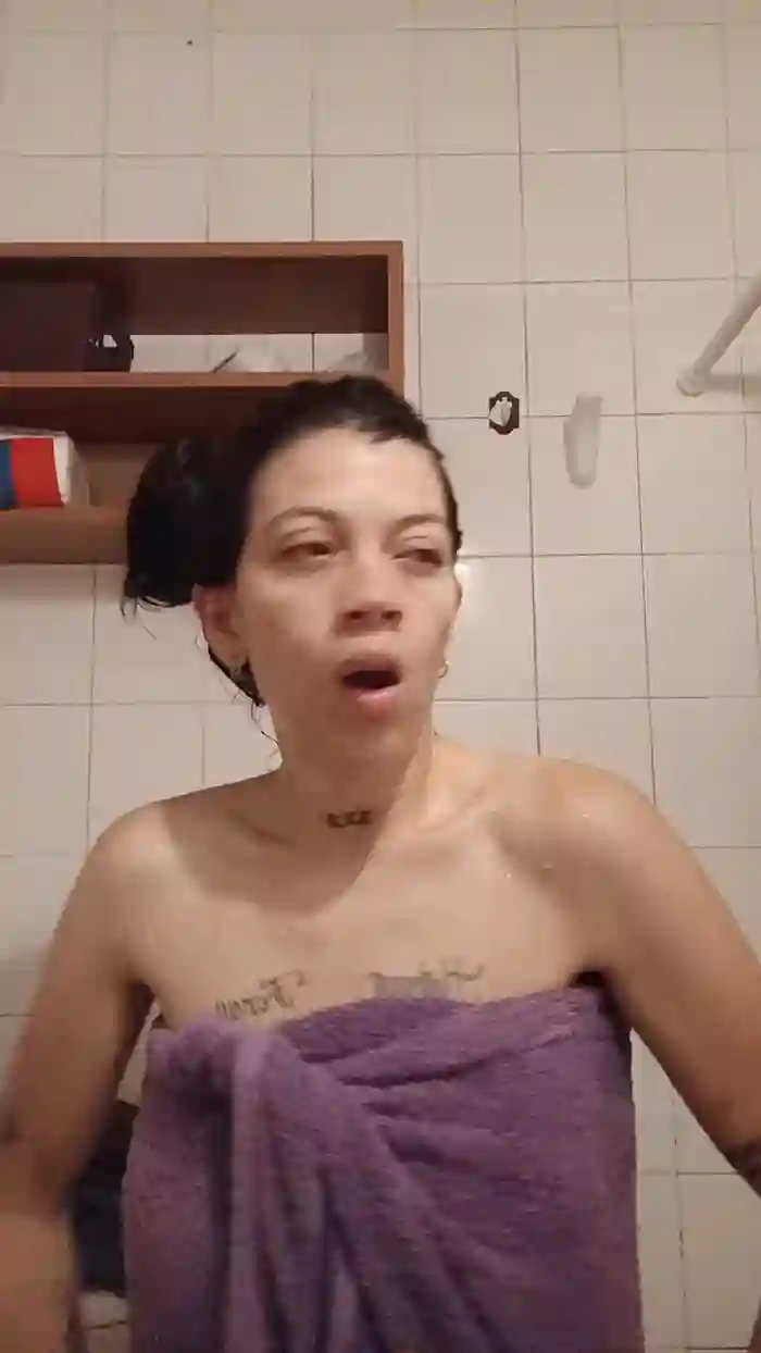 2024/11/11/cam4-paula2222-10-16-54