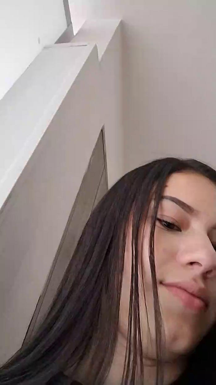 Abril_Hills