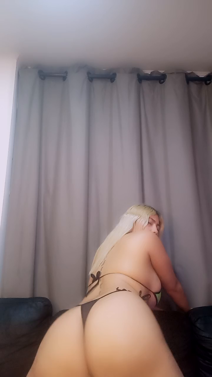 zoe_kimm