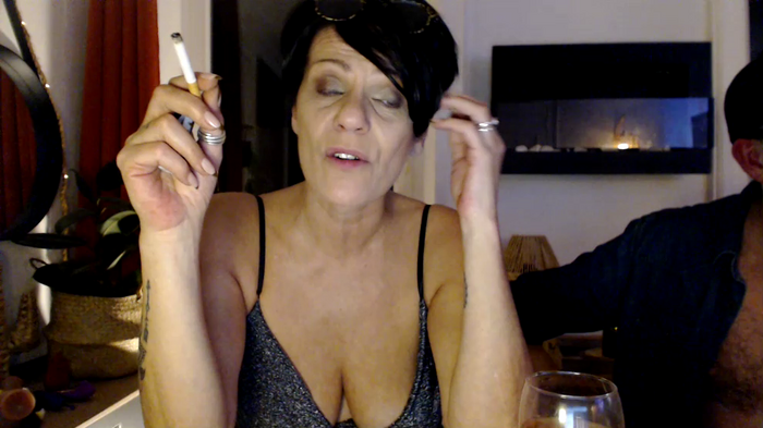 Frau_Nina