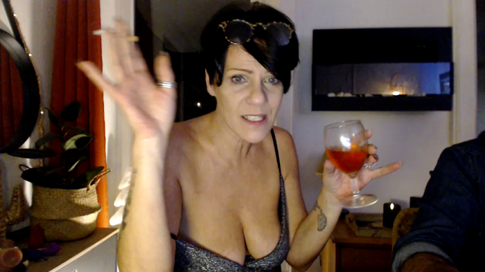 Frau_Nina