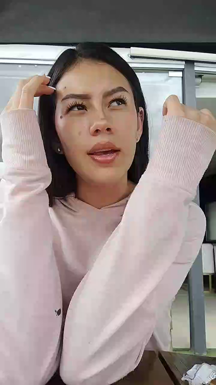 Abril_Hills