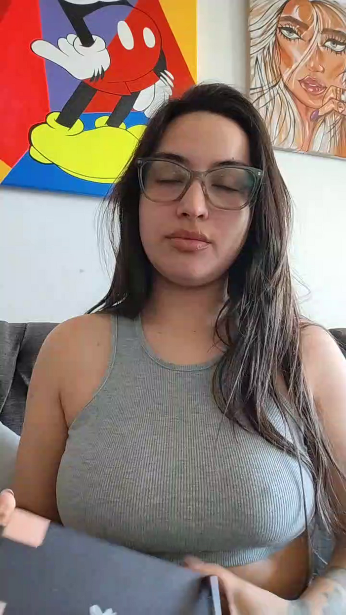 Latinaakita4