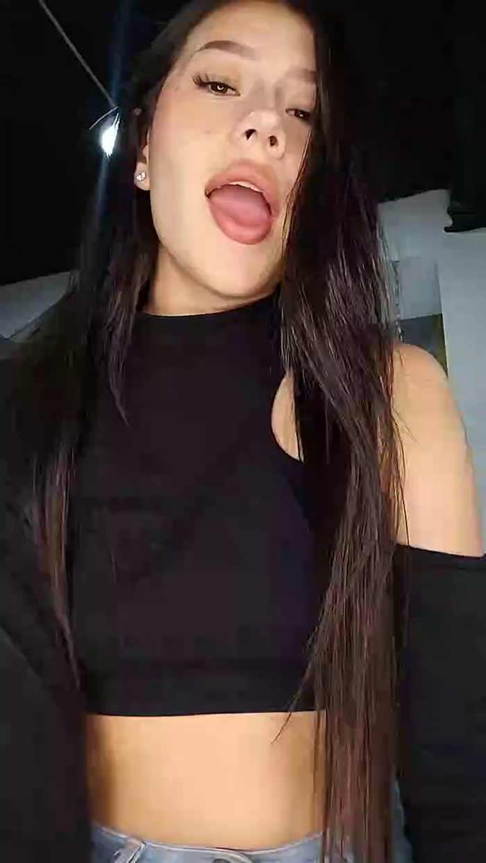 Abril_Hills