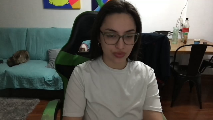Latinaakita4