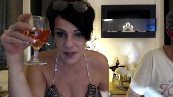 Frau_Nina