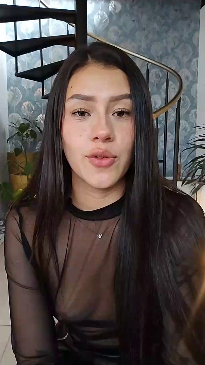 Abril_Hills