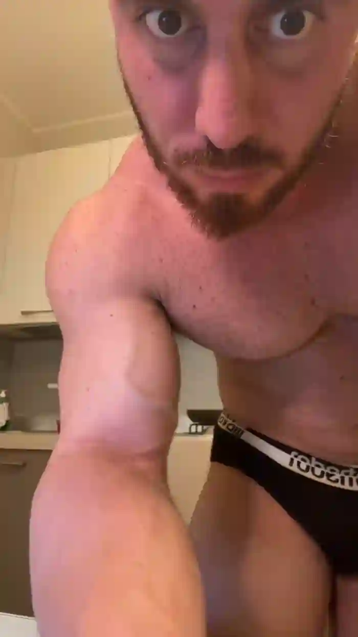 2024/12/12/cam4-bigwhitebull-17-56-32