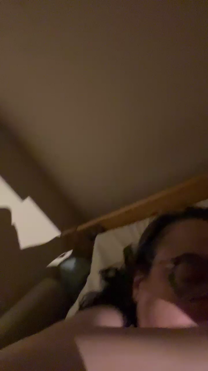 Hugetitshuge
