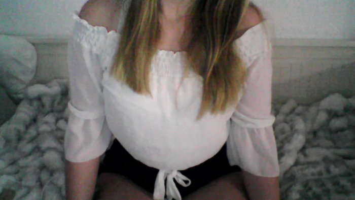 Camgirlie19