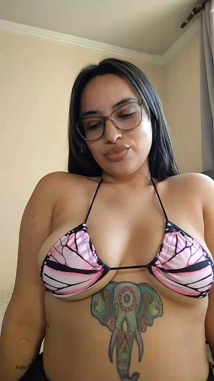 Latinaakita4