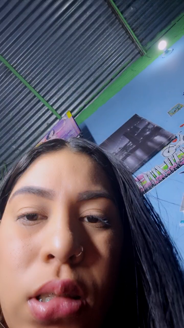 girl_pee