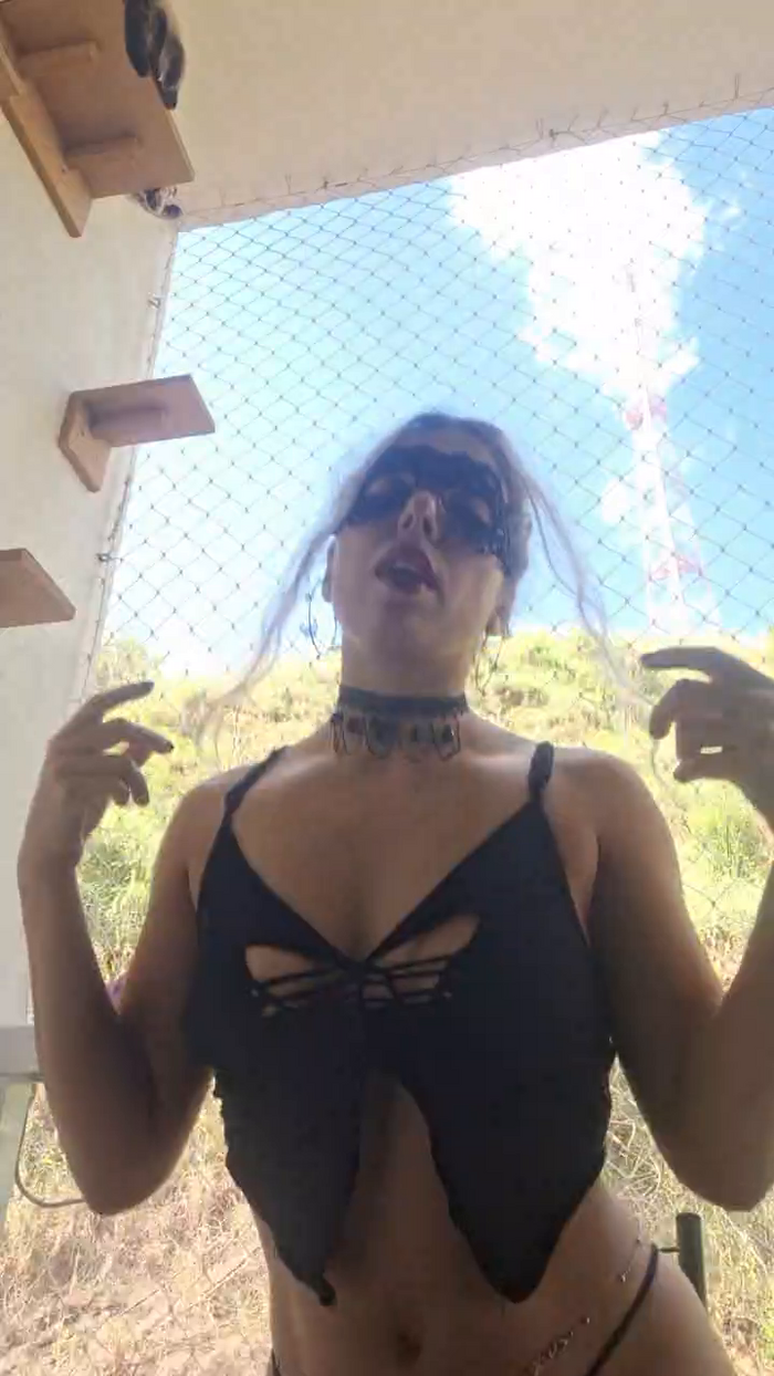 LizzieBlack