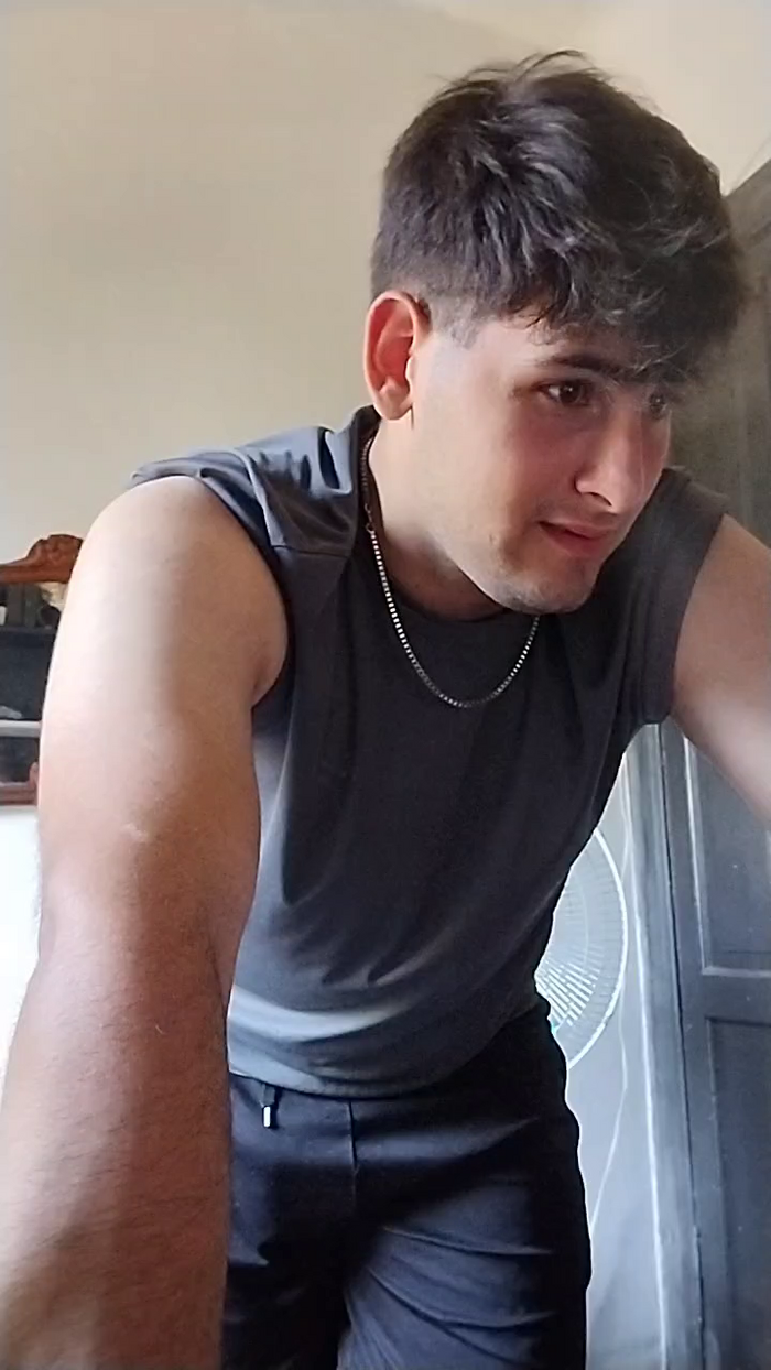 Lucas_Pink1