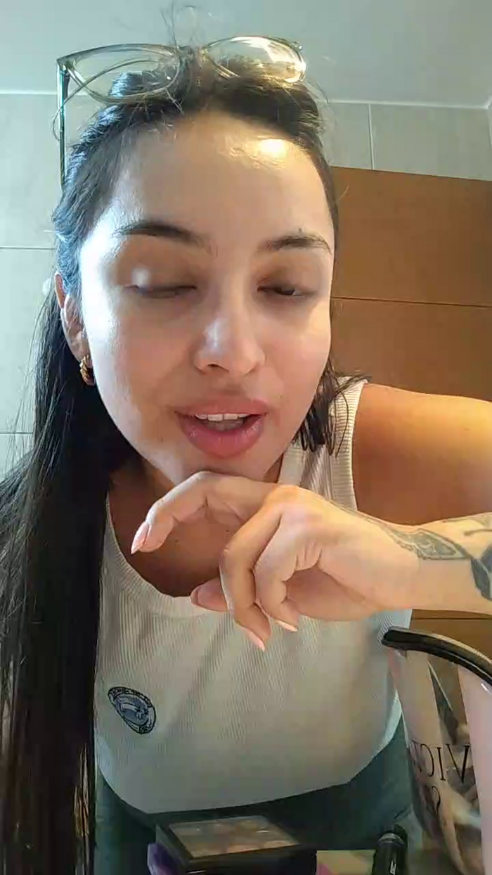 Latinaakita4