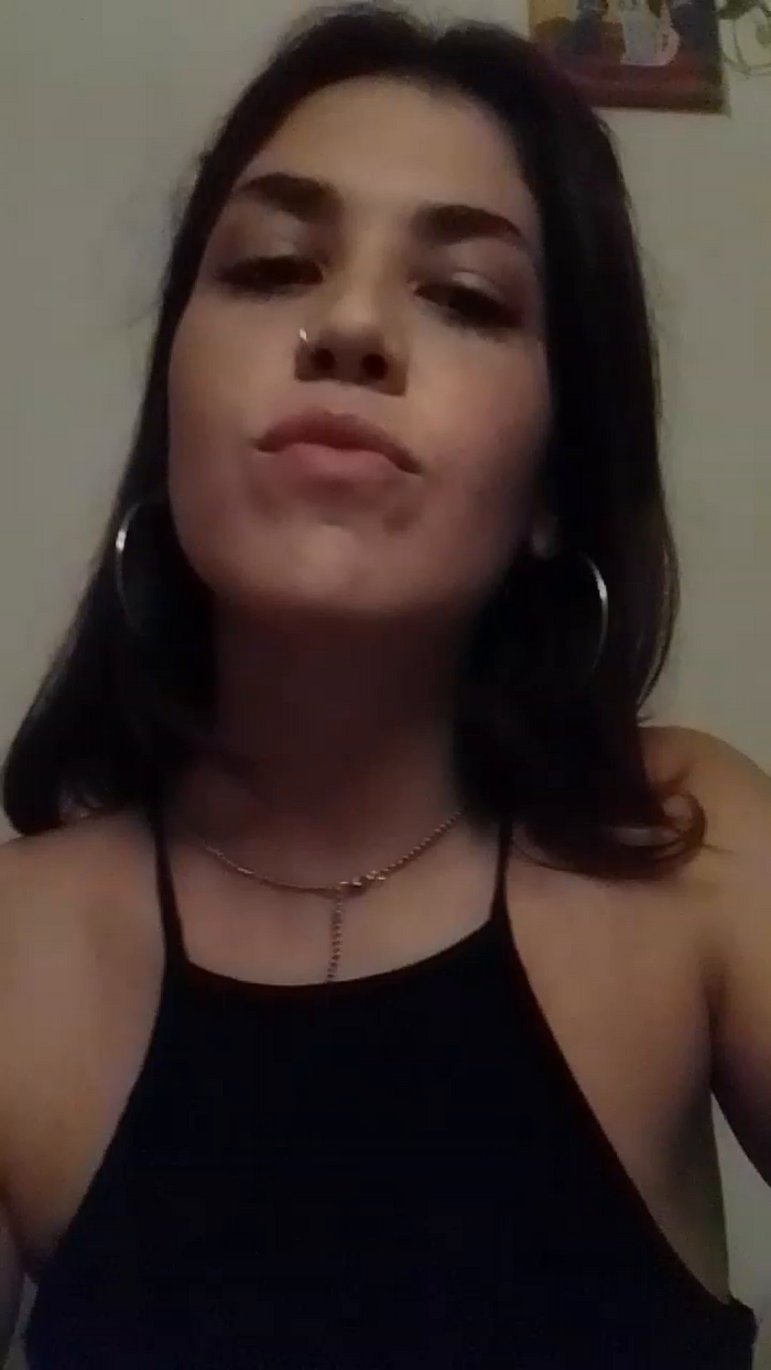 bellaHot6