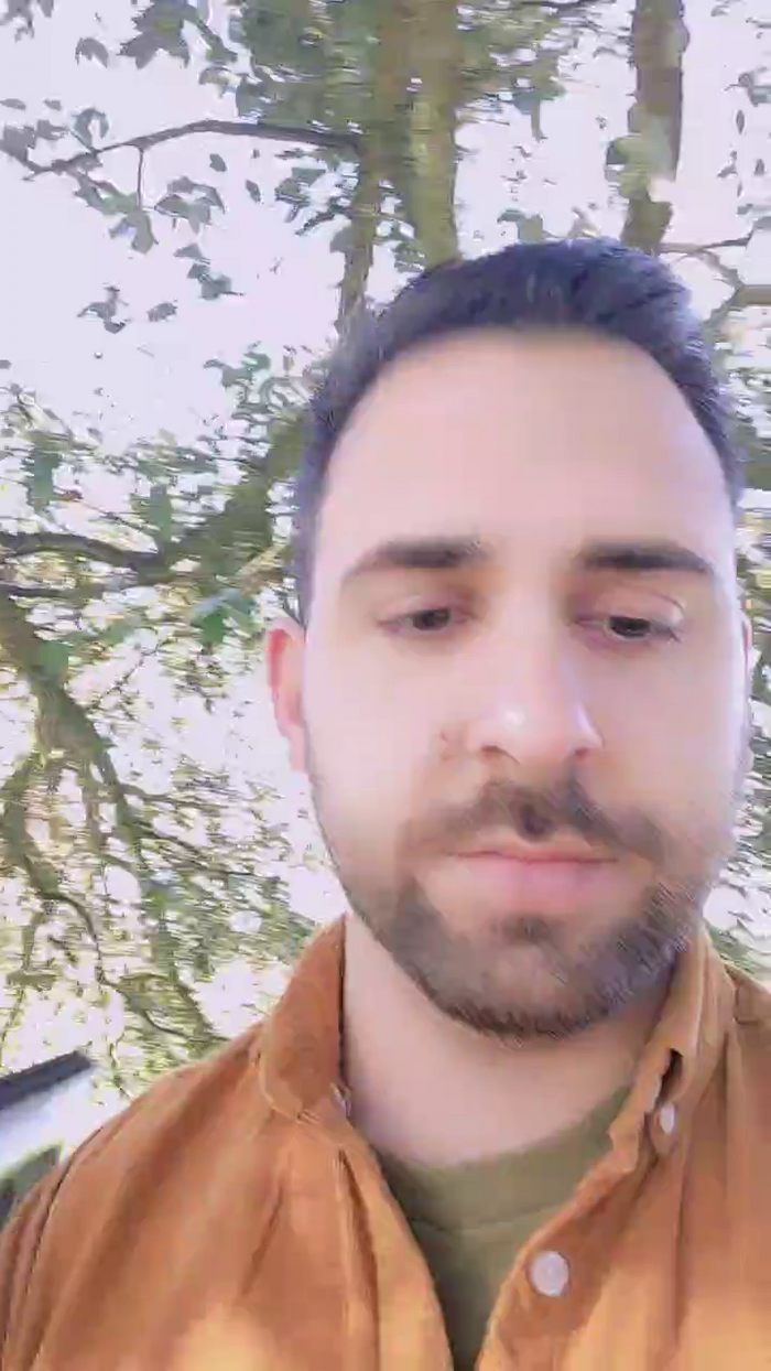 Zach_latino