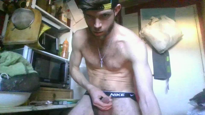 RaveisKing75