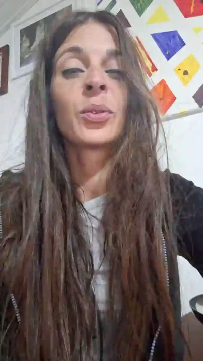 2025/04/04/cam4-violapesaro-17-41-12