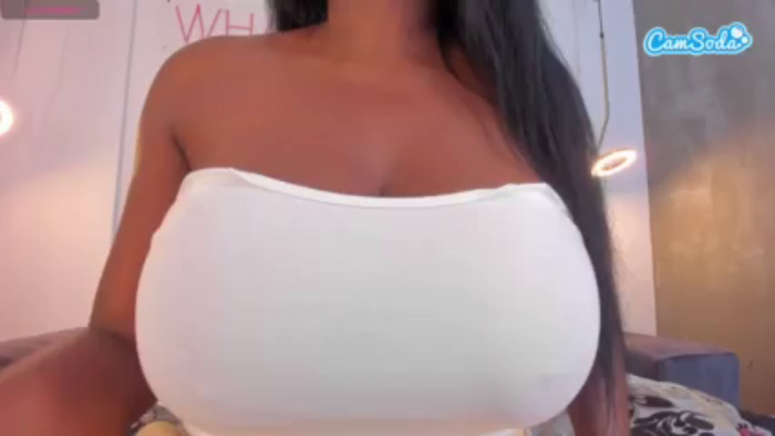 huge-boobs-ebony