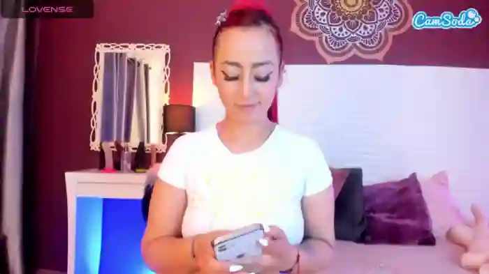 2024/07/04/camsoda-mia-bloom-09-32-18