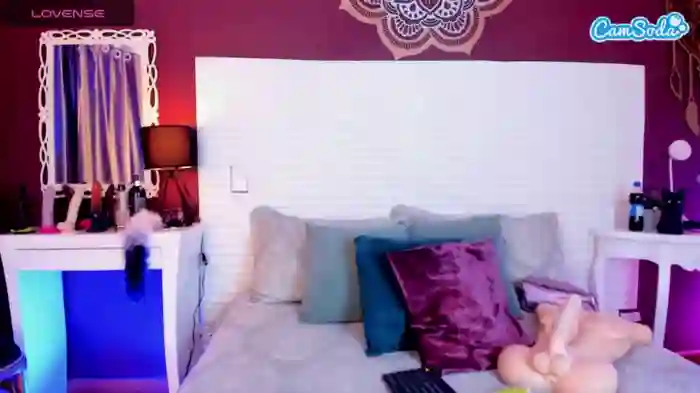 2024/08/31/camsoda-mia-bloom-04-26-14
