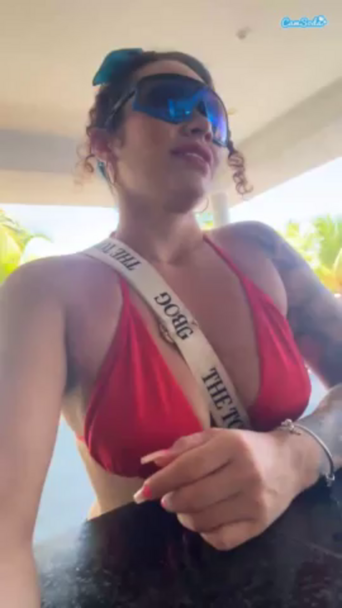 dana-curly
