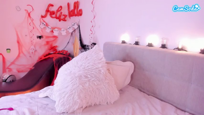 madelanecoote