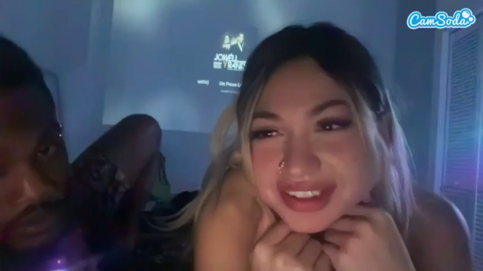 curvyellaxo