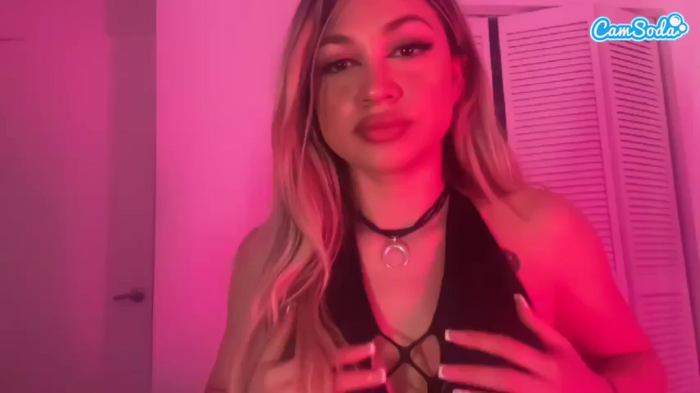 curvyellaxo
