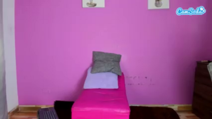 jade-brunnette