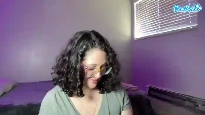2024/11/17/camsoda-adrianeblake-18-01-06