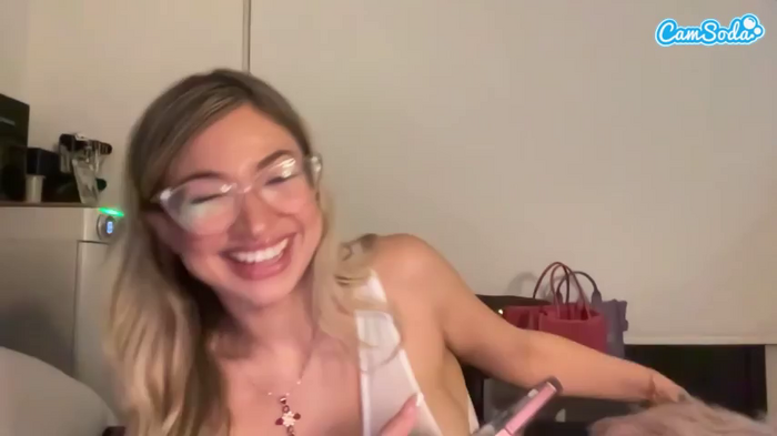 curvyellaxo