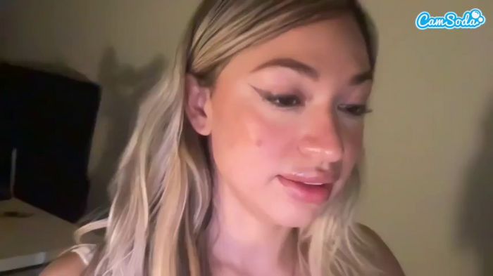 curvyellaxo