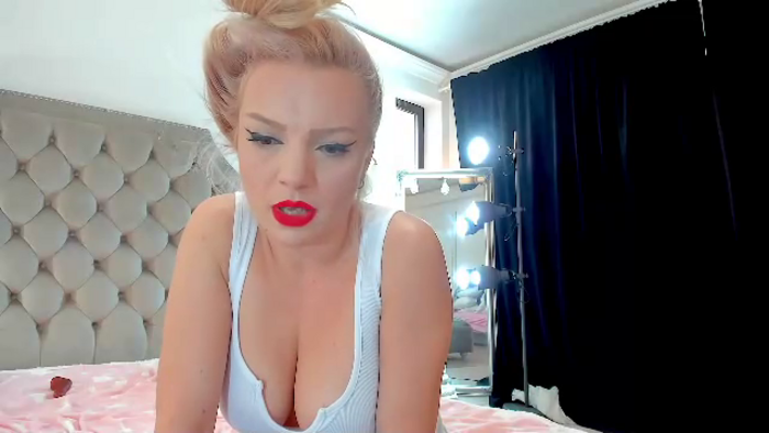 kitensquirtt