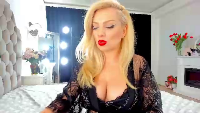 kitensquirtt