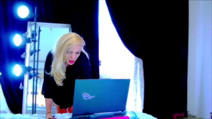 kitensquirtt