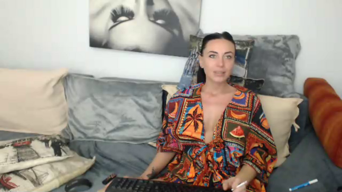 JolieCarla